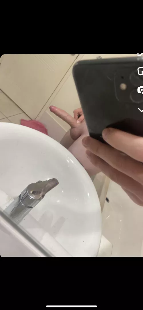 (19) Dm me really horny😍