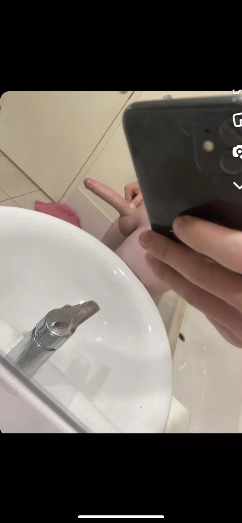 (19) Dm me really horny😍