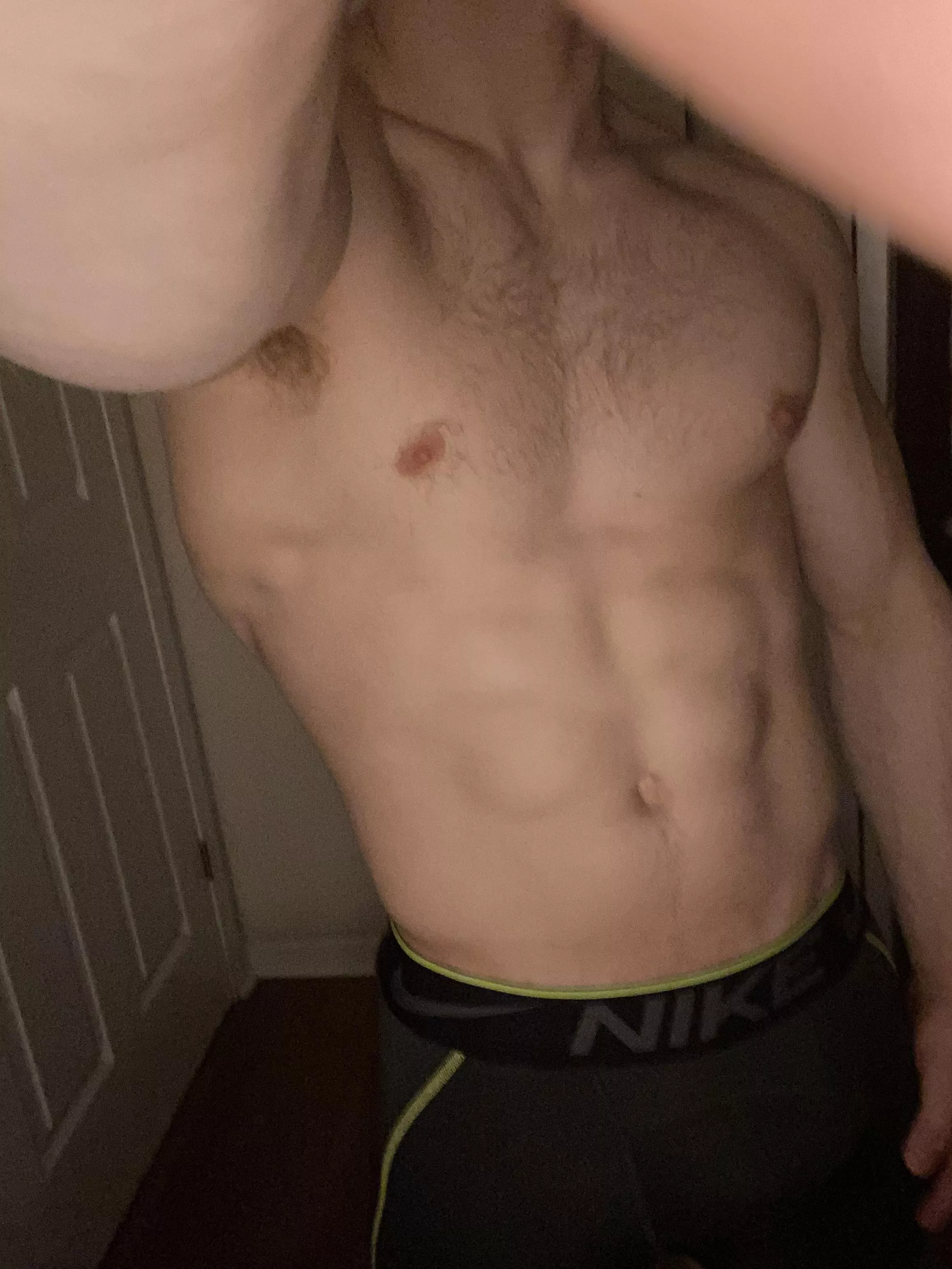 22 college btm looking for two muscular hung tops alex_mcphee01