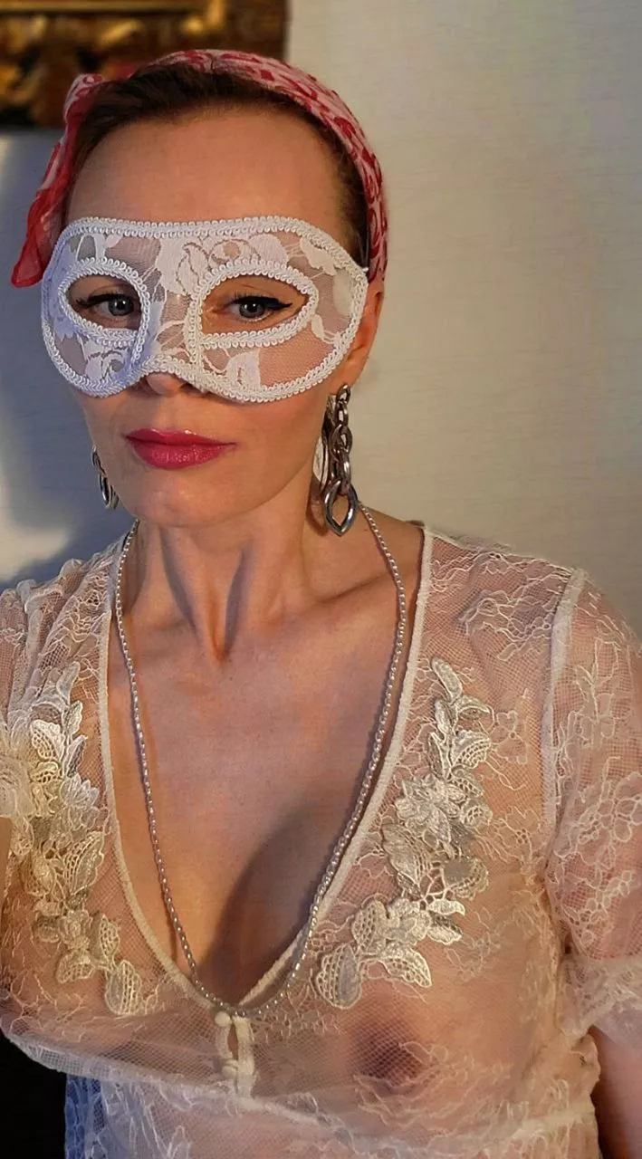 44y mom of 3. Hi there!