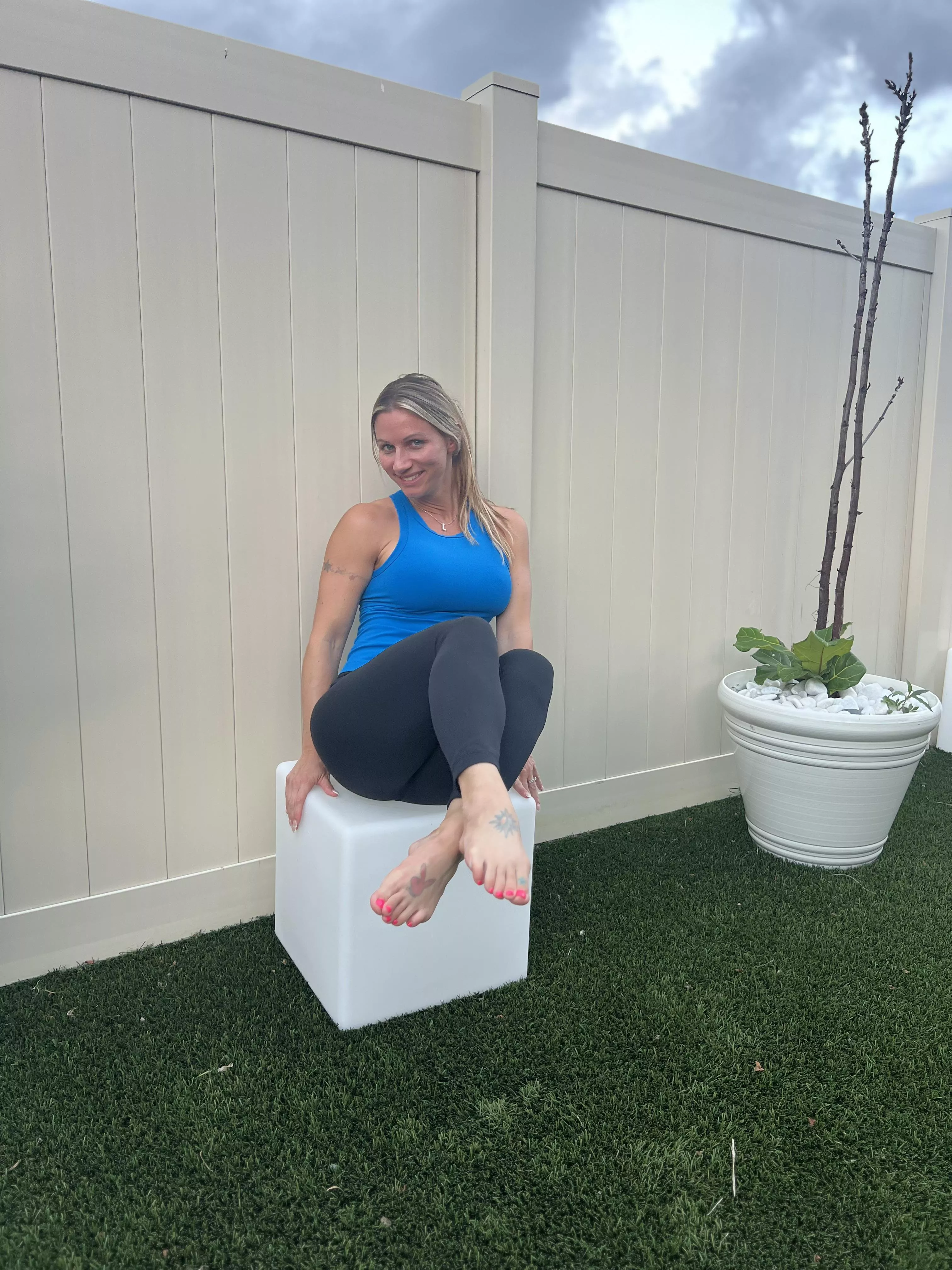 5 ft married hotwife. I love to be shared by others.