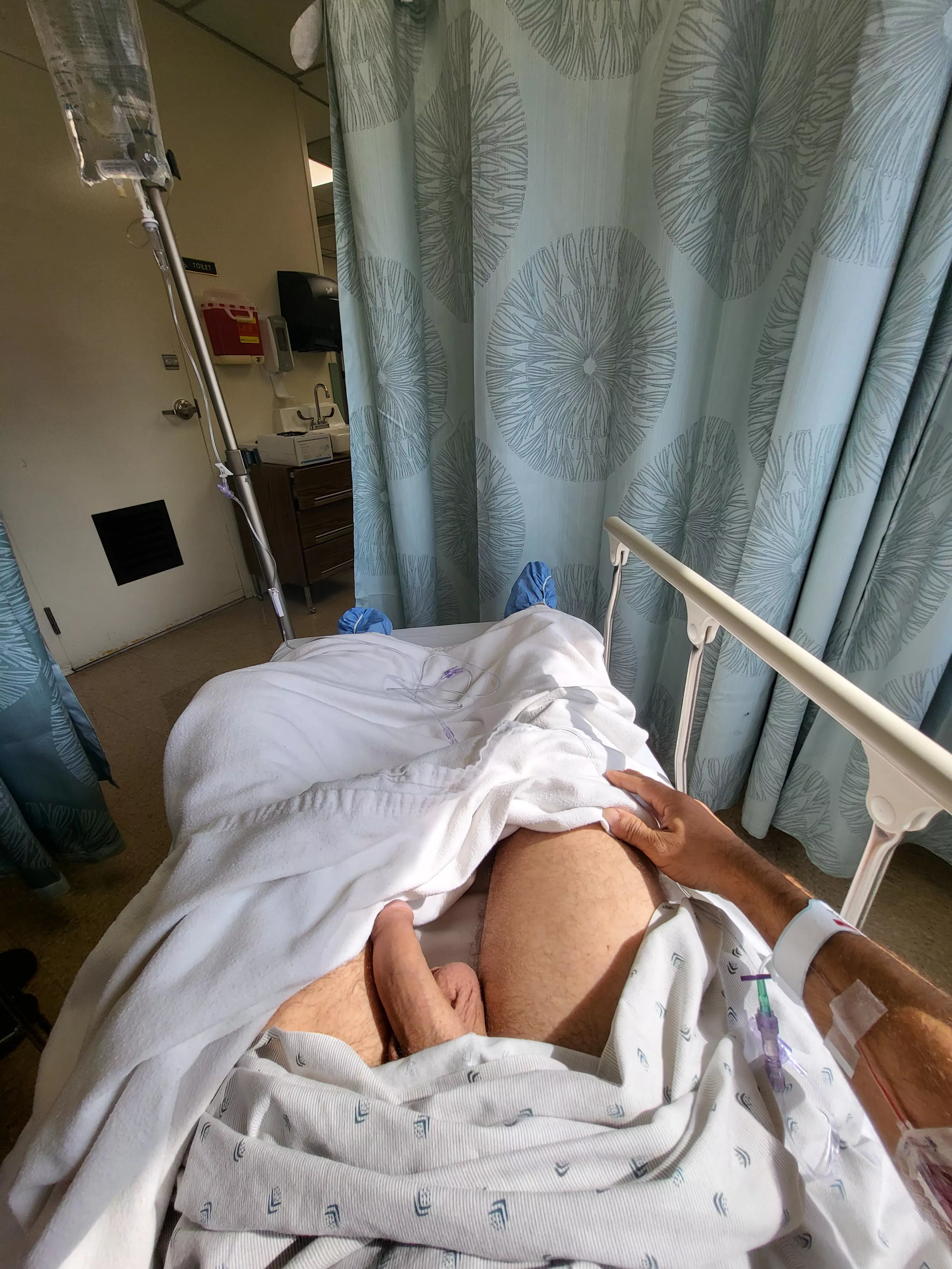 almost caught by the nurses🙈