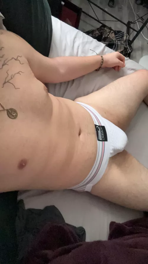 Any verbal older bros/dads wanna snap. Bromance for longterm. Msg me asl