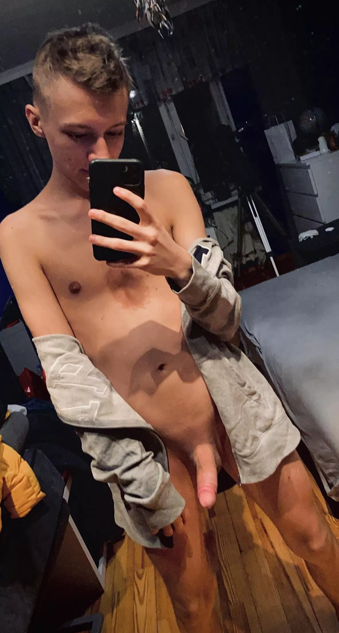 anyone wanna play sth? 🙄