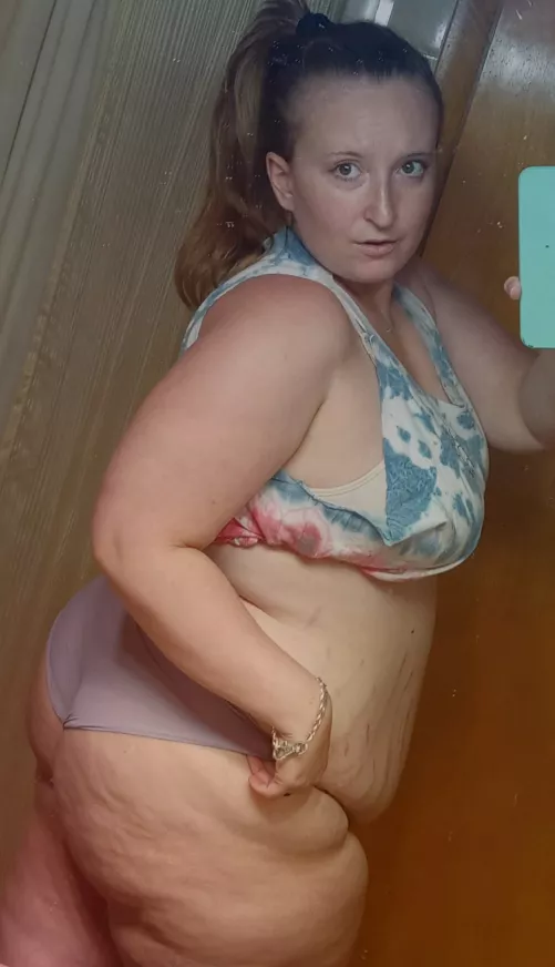 Are milfs your thing? ;(