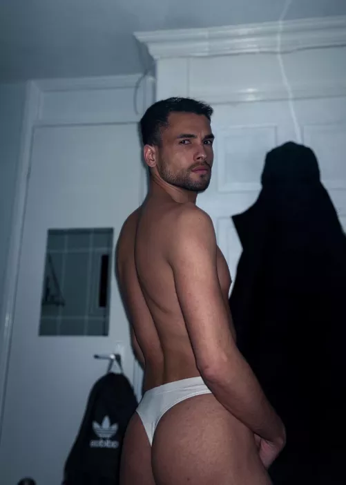 Back into wearing thongs 👌🏽