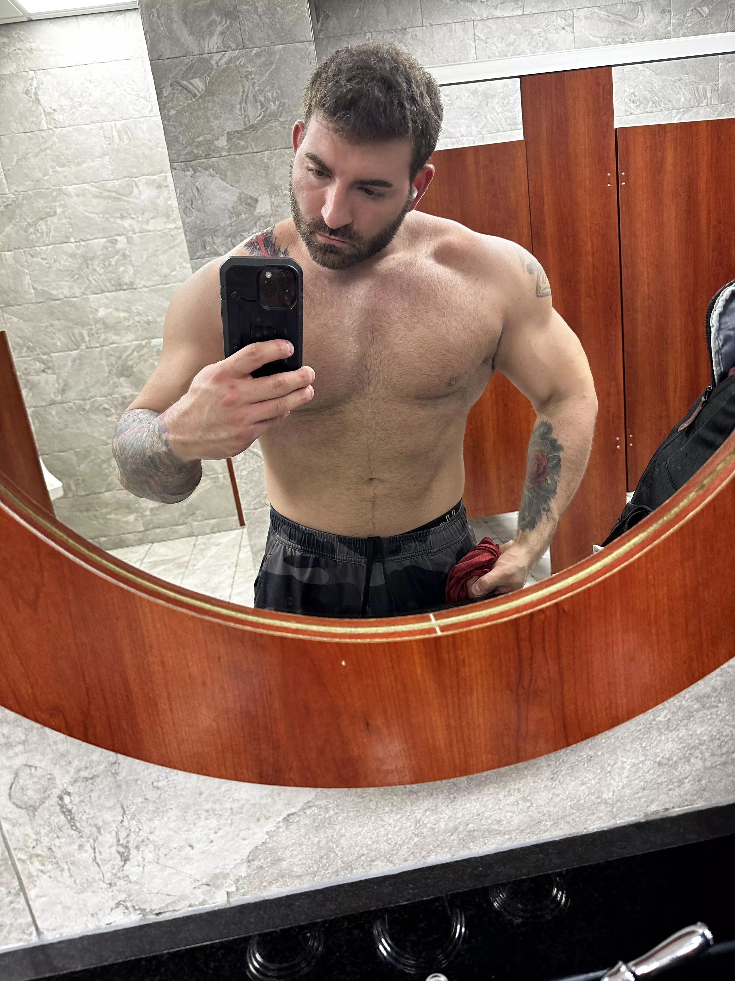 Beards thick, body’s thick, boners..thick 😌