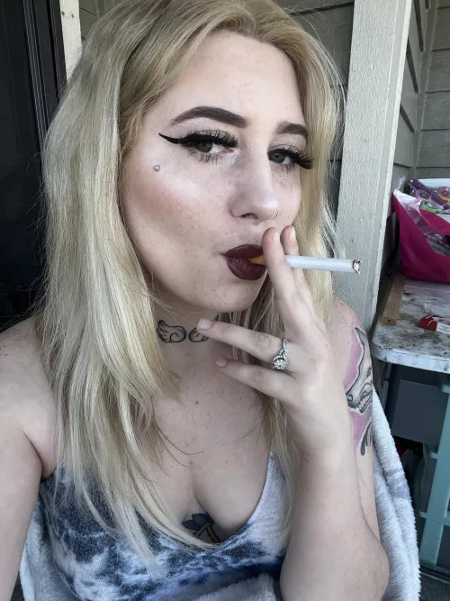 cigs ain’t the only thing I like having my lips wrapped around too 🥰