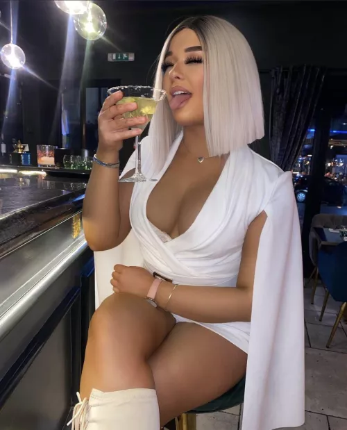 Cocktails at the bar with her