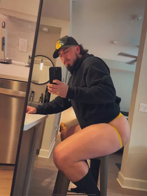 come fill up this hungry ass