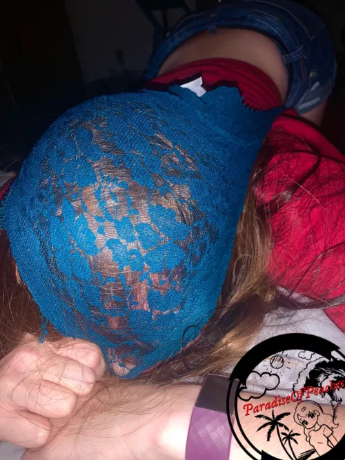 Dangling Wedgie turned Ripping Atomic on Sunni☀️