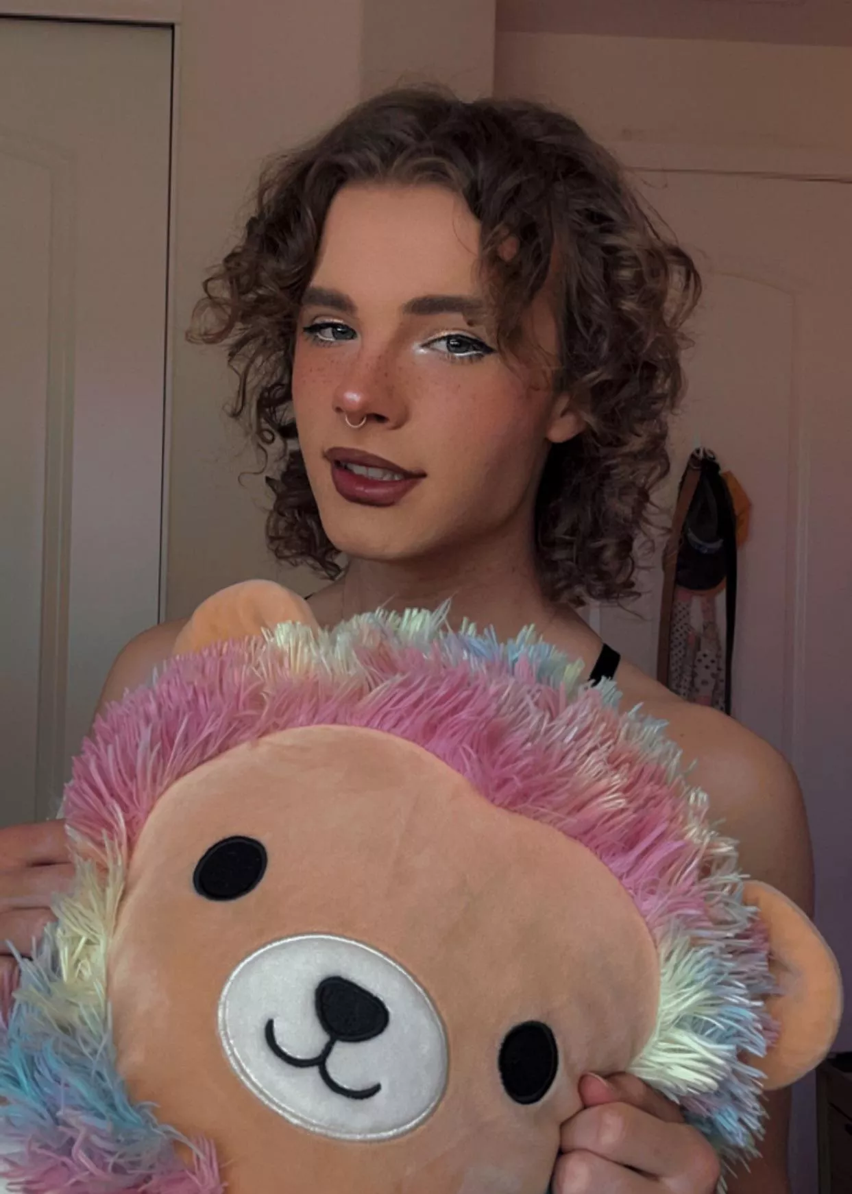 Do you wanna have a sleepover w a femboy?