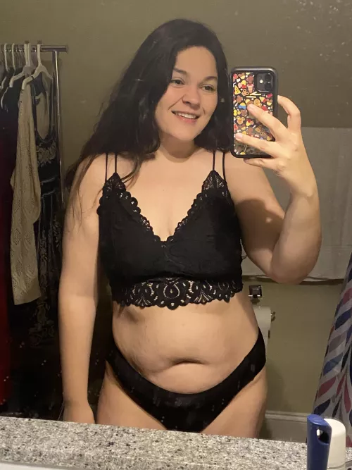 F25 Just trying to love the body I’m in 🤷‍♀️