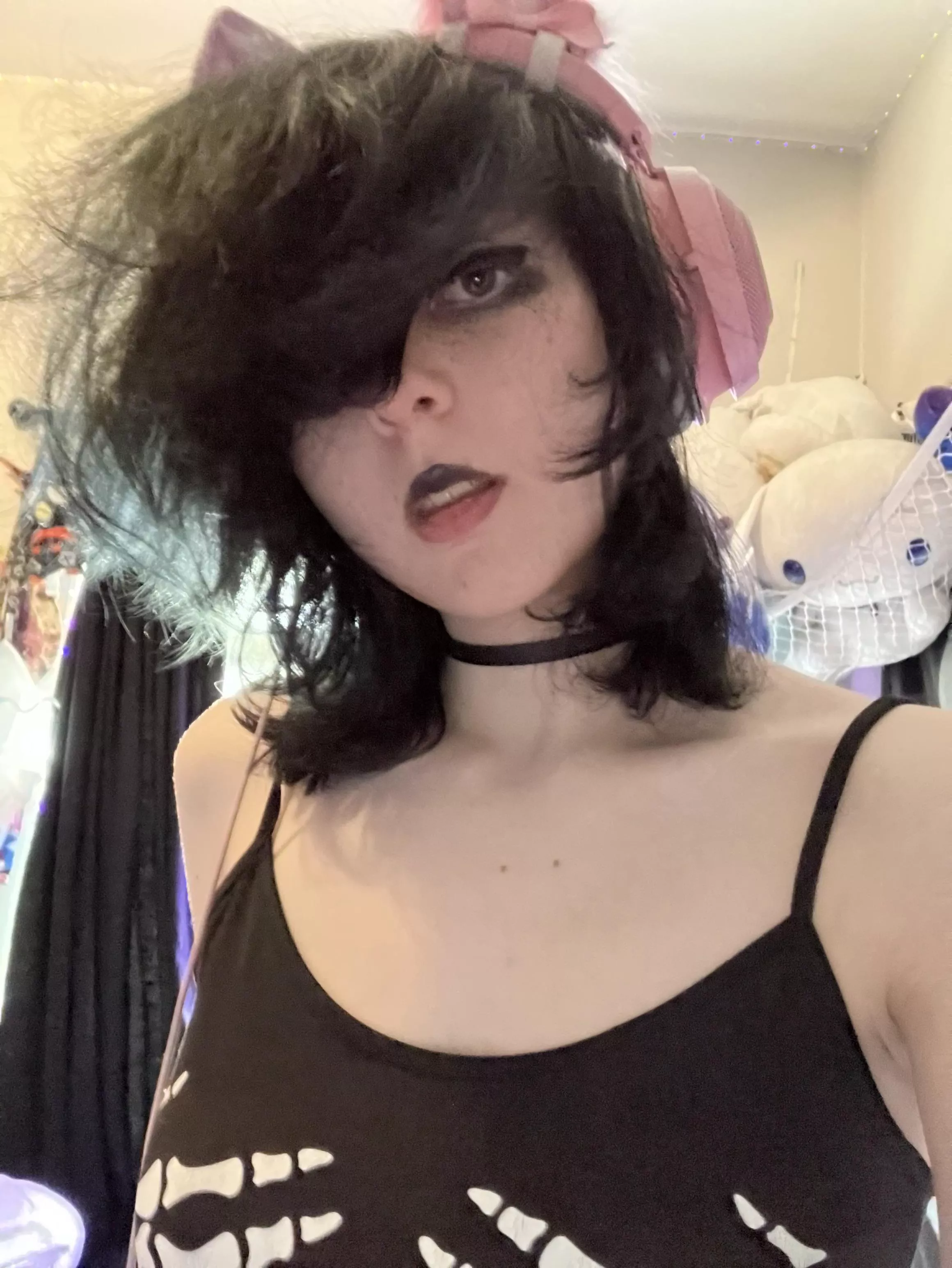 Fluffy haired gamer boi