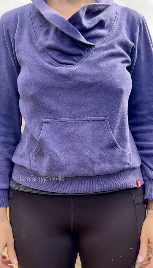 Hiking braless gets this artistic MILF excited