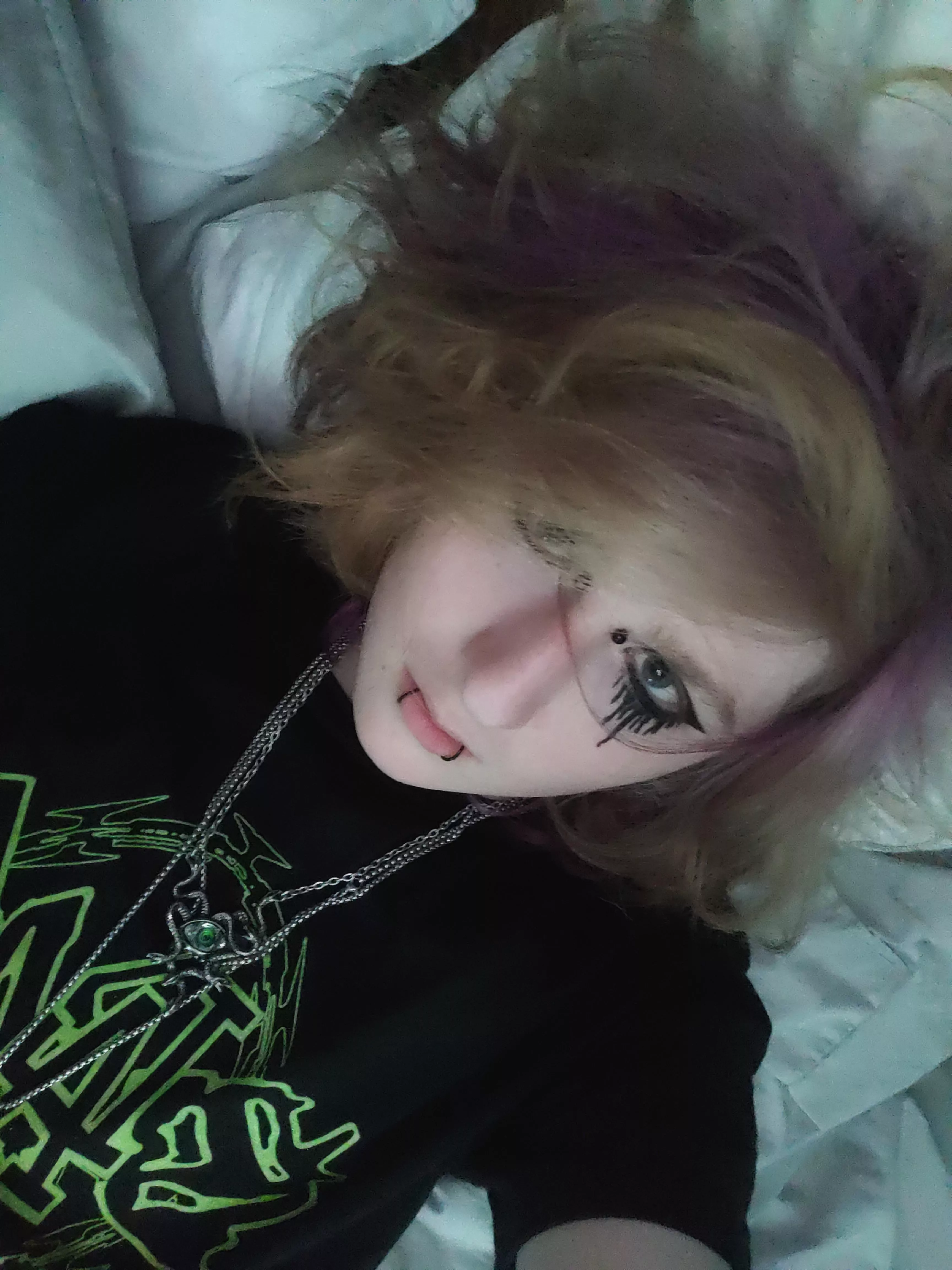 How do we feel about grungy short twinks