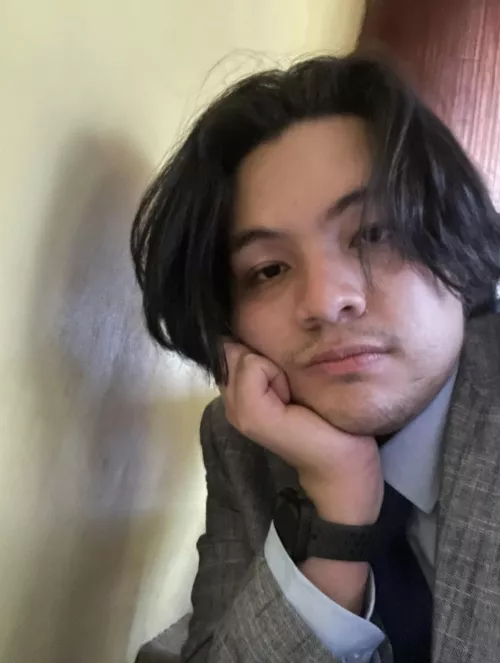 I am little bored this Sunday night. Is any of you available for a friendly chat? :)