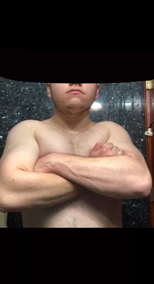 I know I’m fat but atleast my forearms are fire.