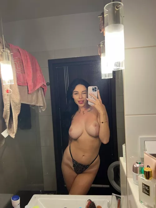 I need your hands on them😈🍒