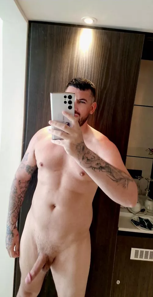 I walk in like this ladies...what you doing? 😜 33 yo DiLF