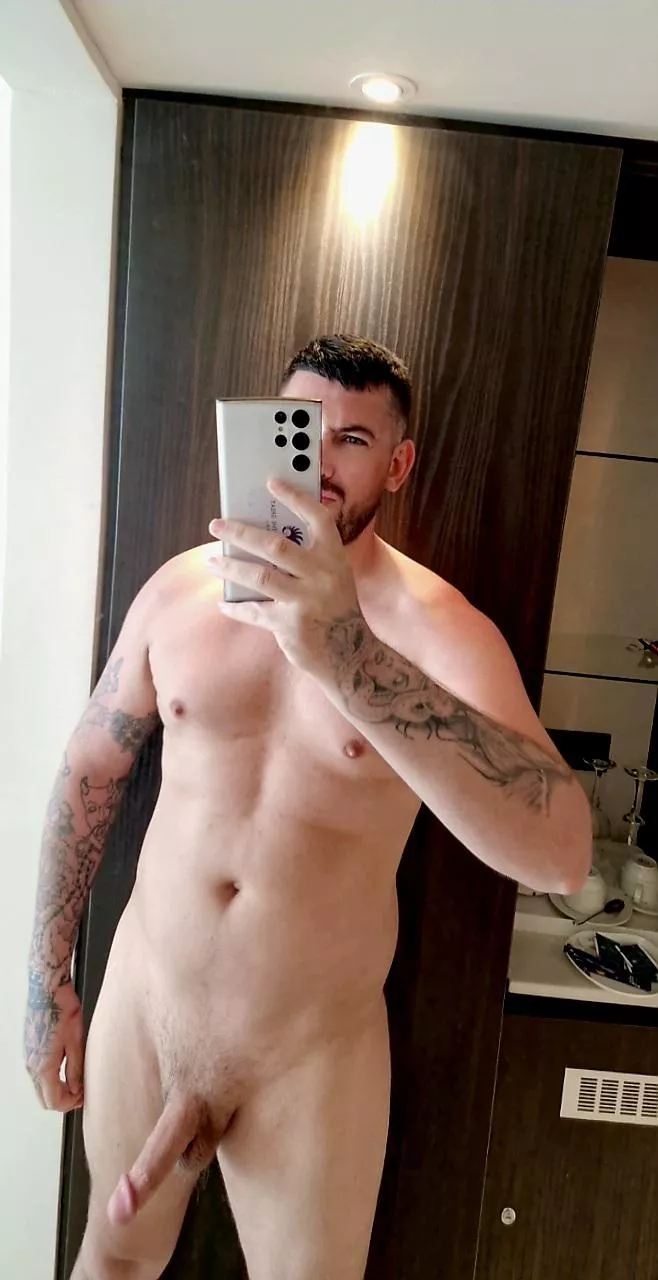 I walk in like this ladies...what you doing? 😜 33 yo DiLF