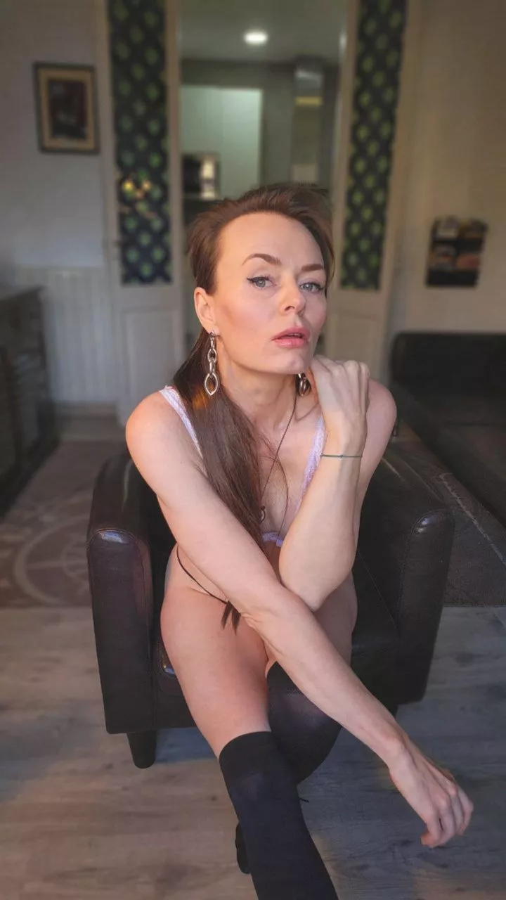 I'm 18 and really horny rn