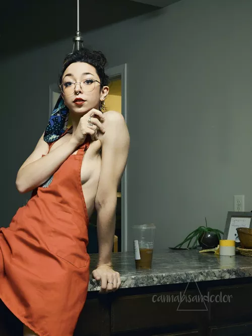 kinda miss the red Starbucks apron