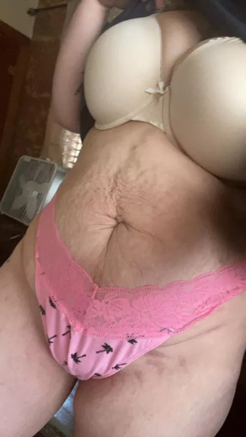 Let me take you on vacation 😋 … careful, may be wet 💦 (OC)