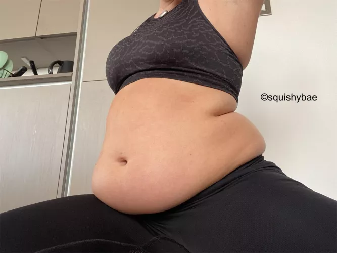 Lower belly or love handles - what you picking? 👀