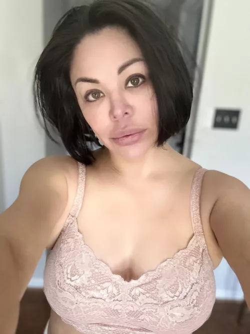 Makeup-free morning selfie (my first post!!)