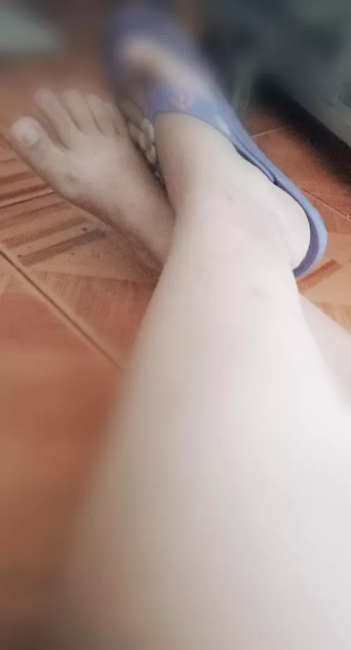 My feet are big, do you like big feet?