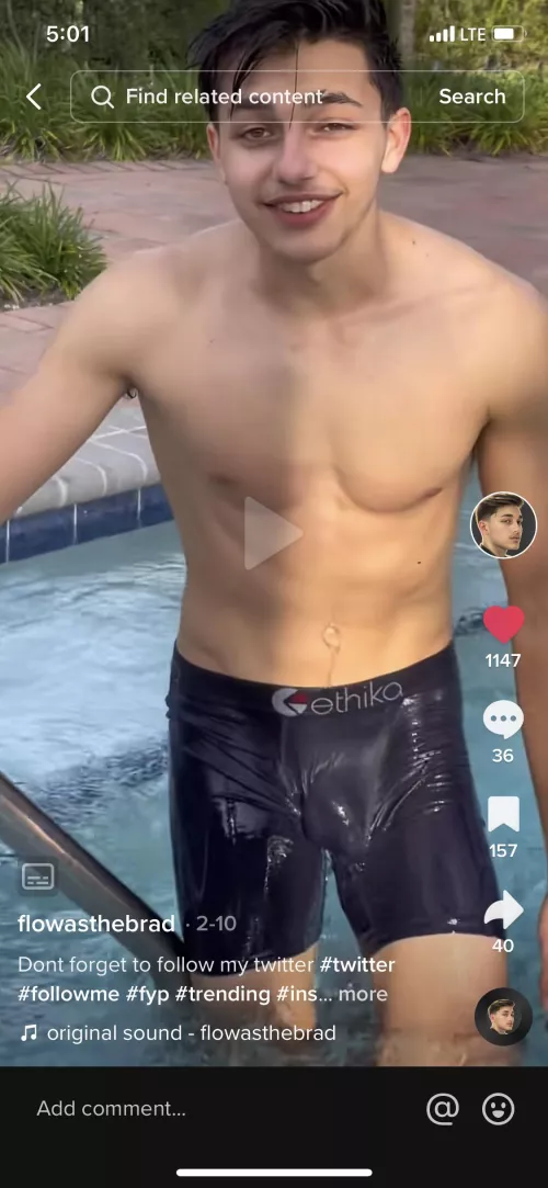 Nice bulge spotted on TikTok 🍆 how big we think he is?