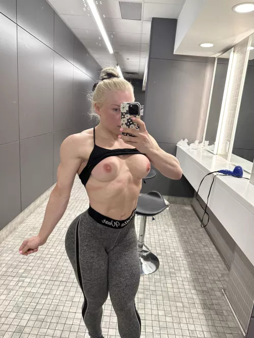 Post cardio and abs today 💦