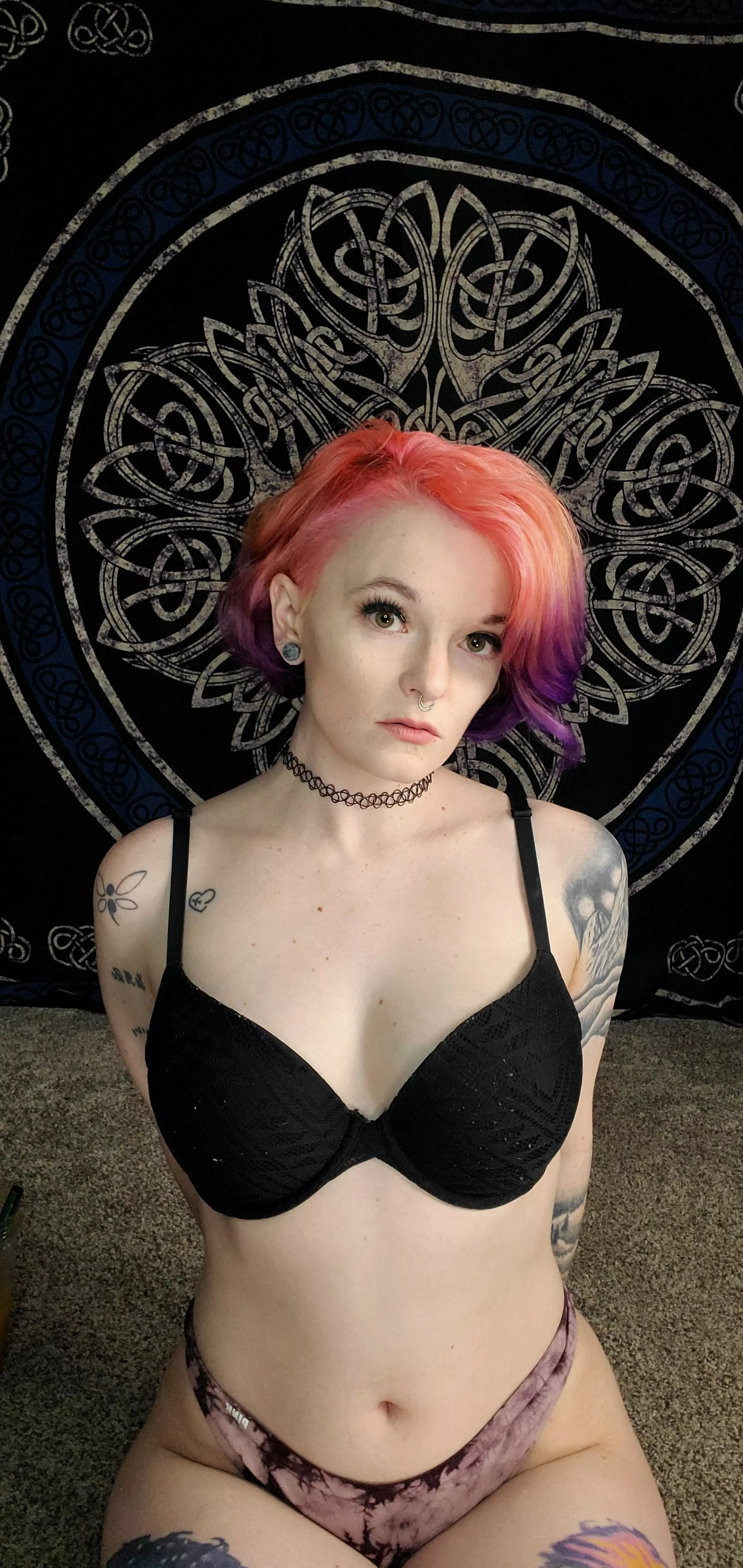 Pretty punk with a pink pussy