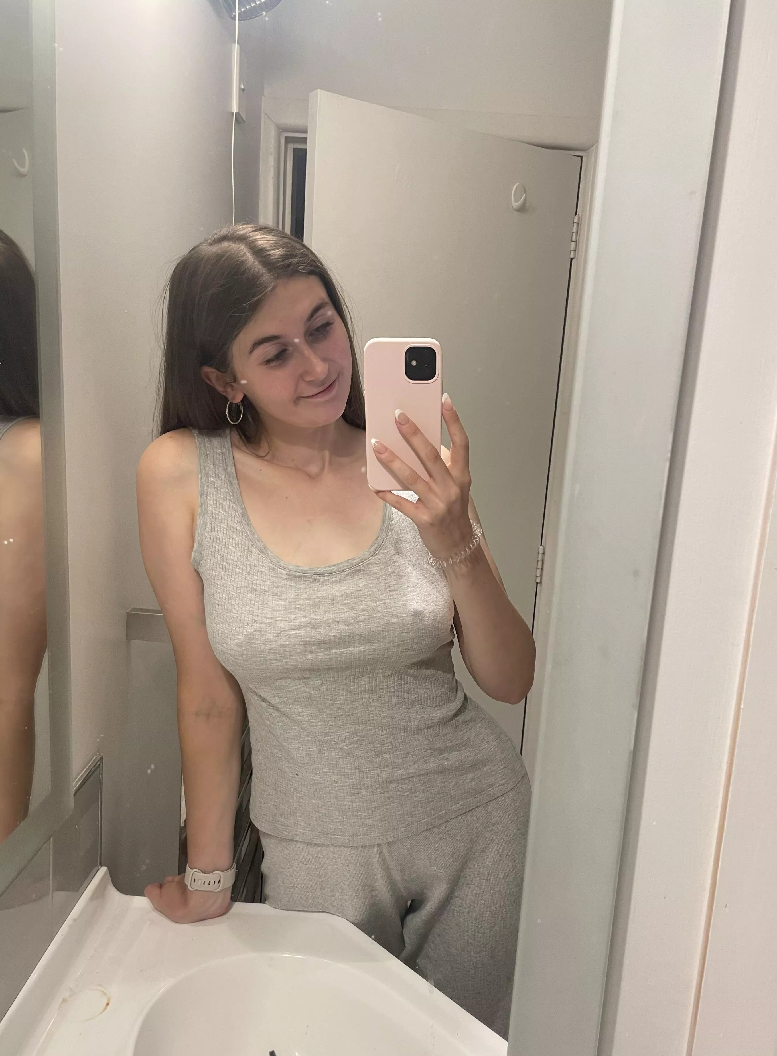 School pick up in my sweats 😏😋