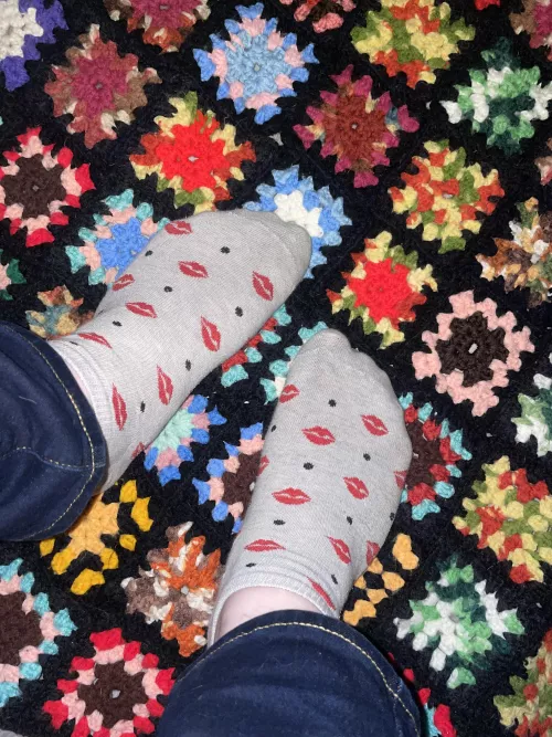 [SELLING] kiss them all over