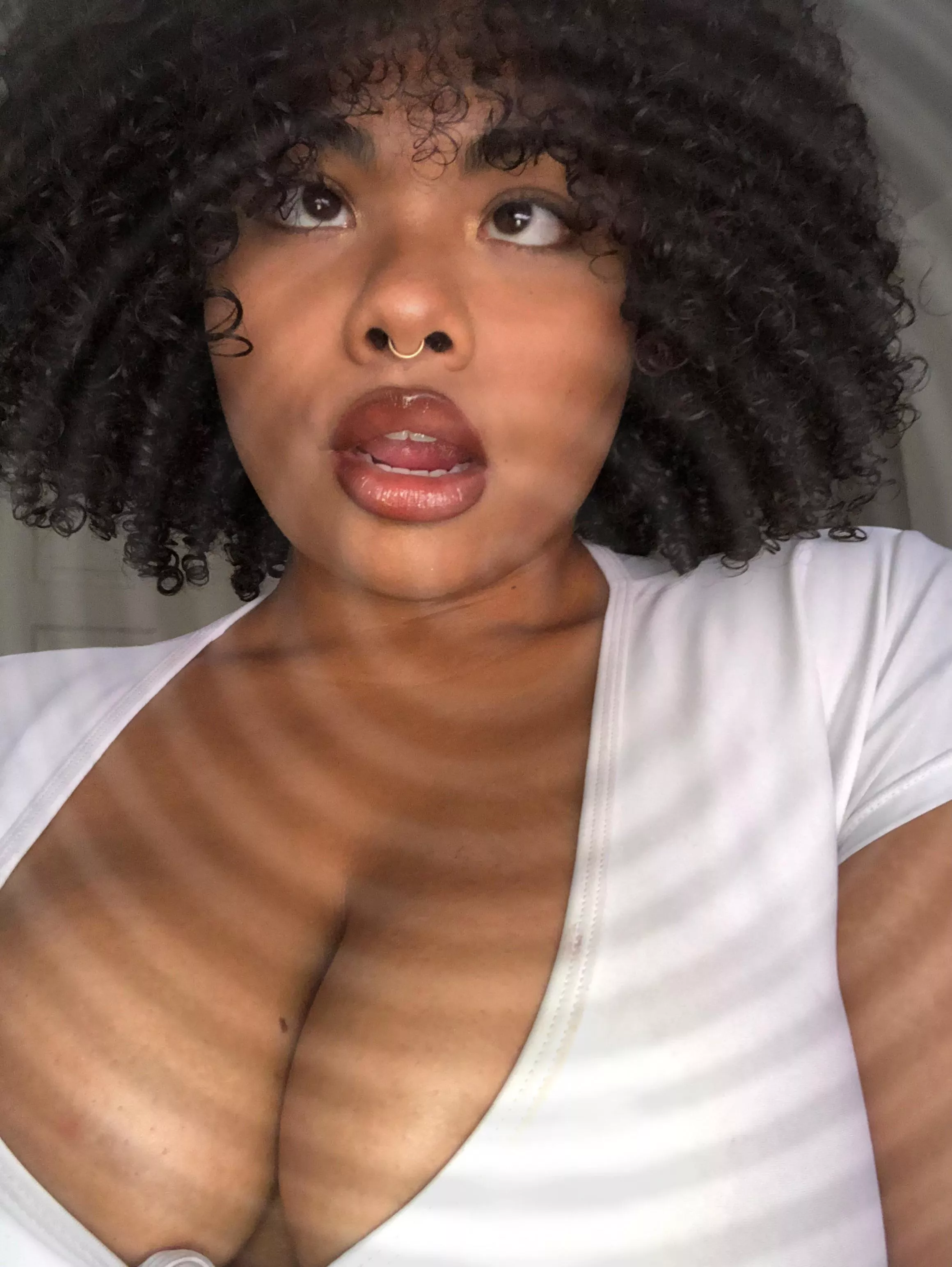 slowly but surely my thoughts are less and less, soon my only priority will be that your balls stay empty 🤍 bimbofication in process ⚠️