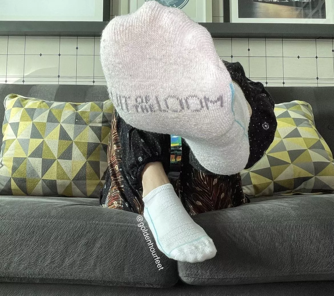 Smelly socks in your face😈