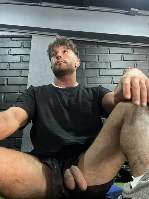 Soft dick out in public gym ;)