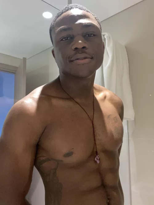 Still got space in the steam room 🧖🏿‍♂️