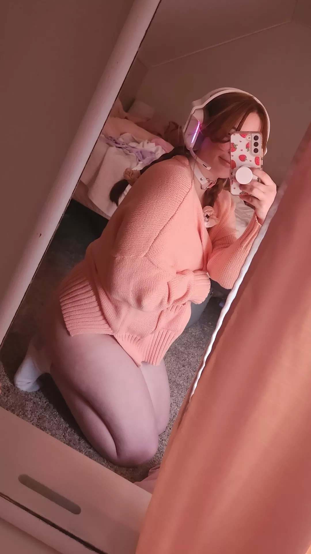 There's not much under this sweater 🤭 (f)