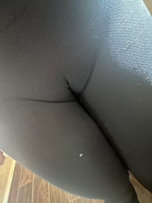 This leggings claim to be camel toe proof, what do y’all think?