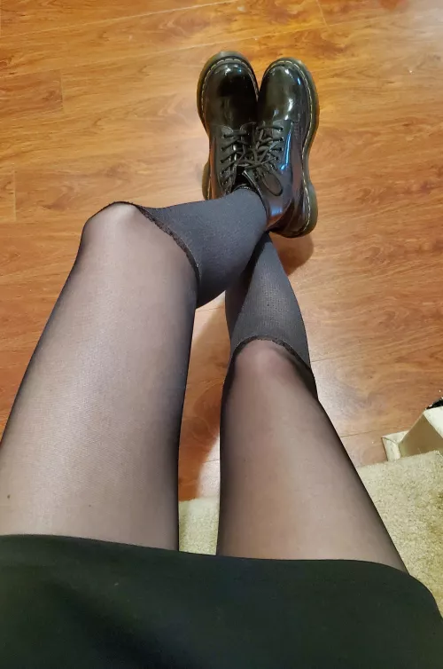 Tights + Boots = 🖤