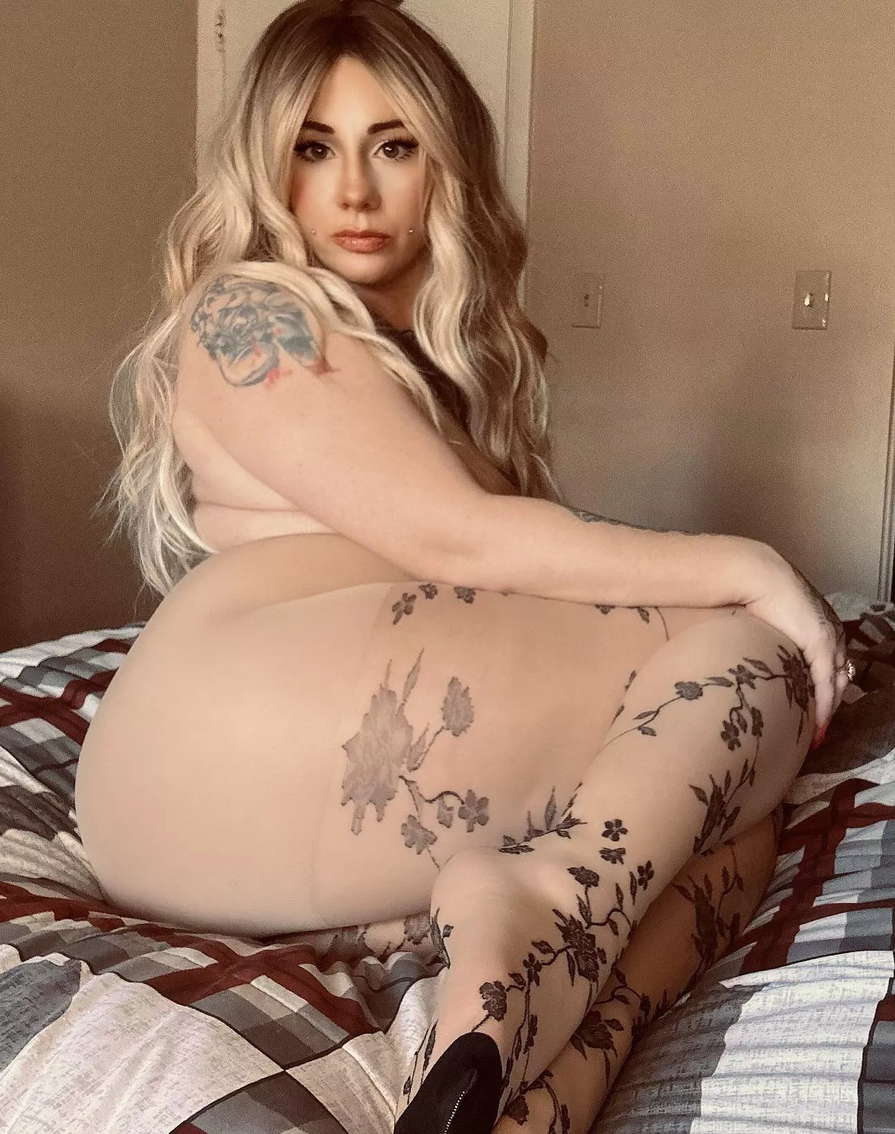 Want to see me in all kinds of nylons?