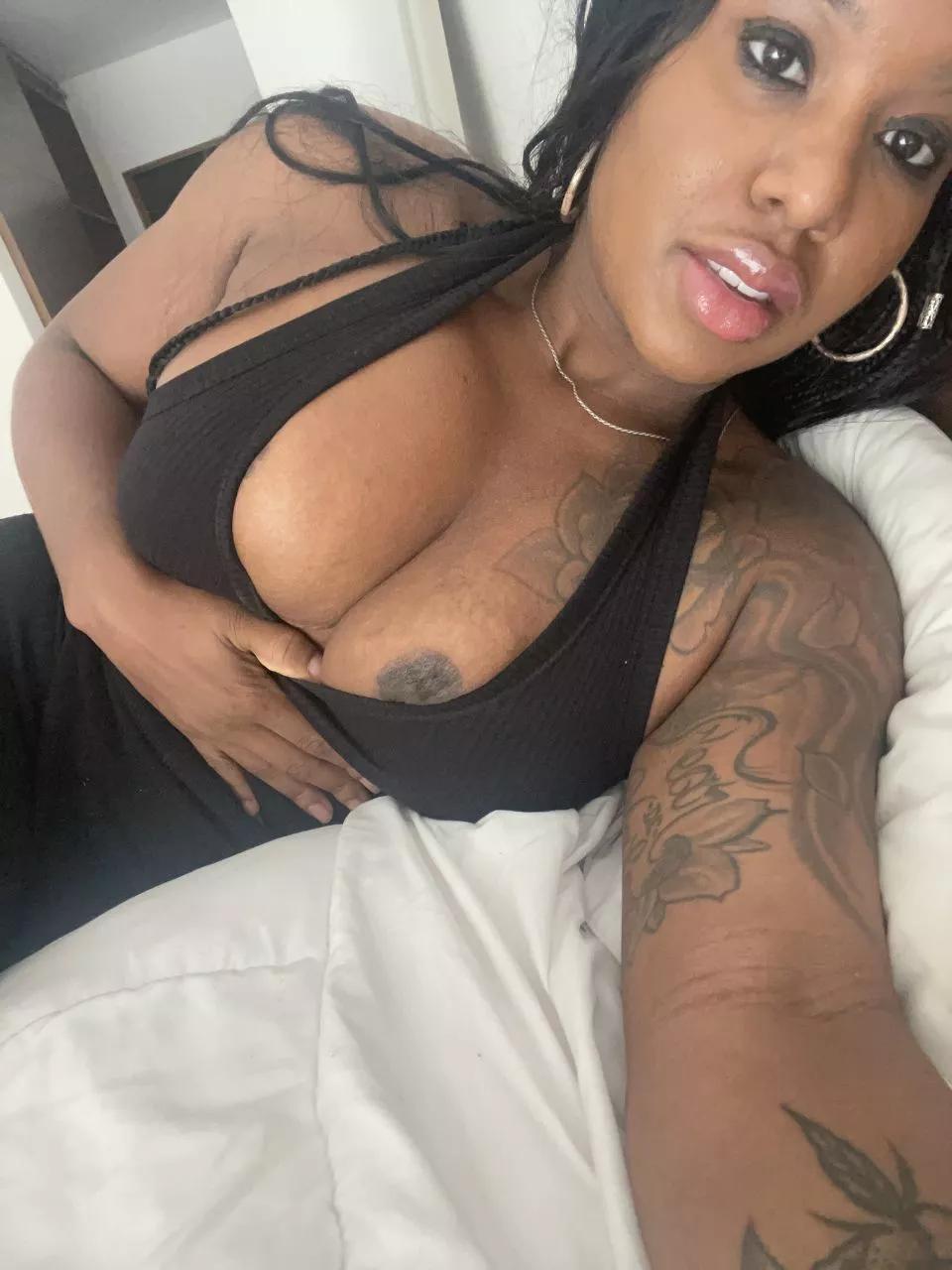 Would you complain if I sent you selfies like this?