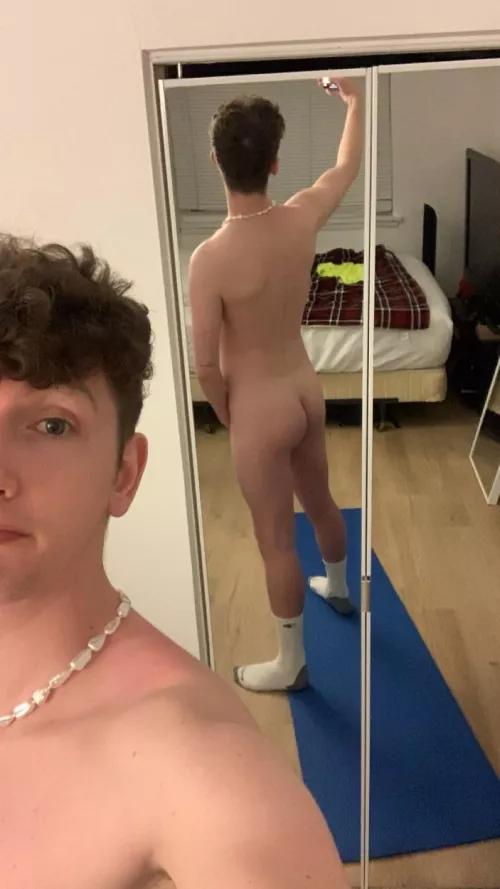 (19) who wants to play outlast with me?