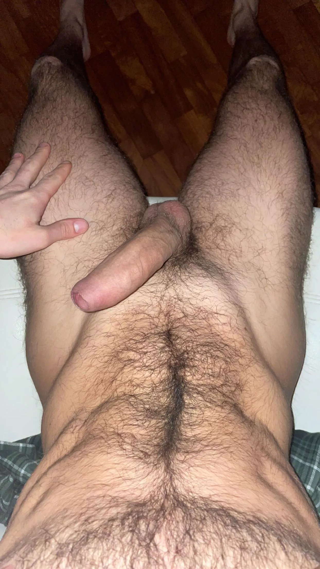 21 m, fit, hairy, big cock looking for good looking guys. Hmu with a pic to get a faster answer ;) sc: booom4548 blonde+++
