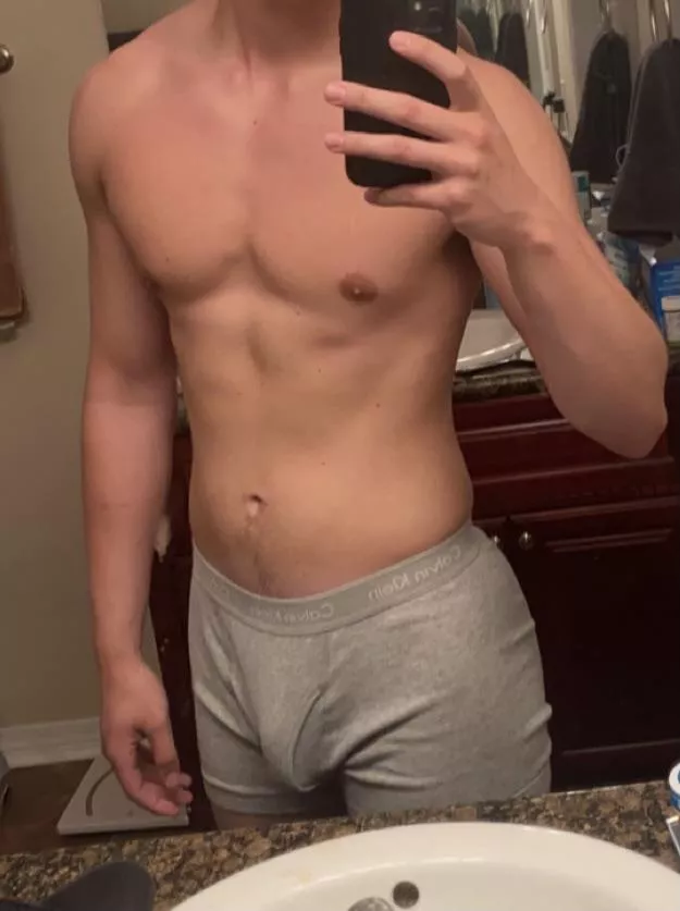 22 looking for twinks and fems snap: jake_curyy2020