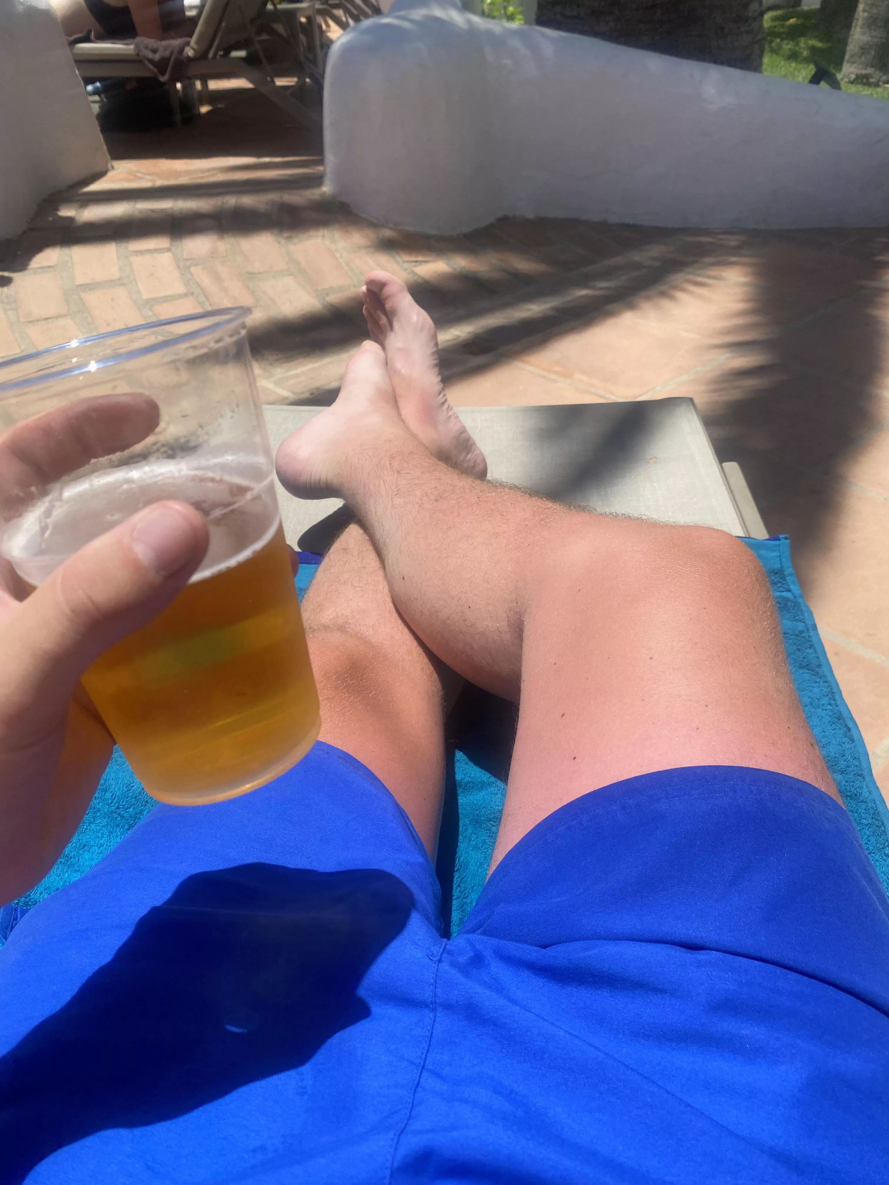 32 m U.K. looking to jerk live with someone! Hmu