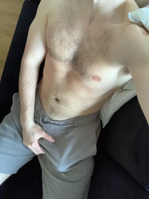 Any bulge lovers? Gay 27 here
